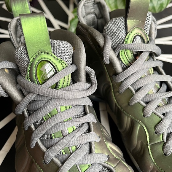 Women’s Nike Air Foamposite One Dark Stucco Green Black - Picture 12 of 17